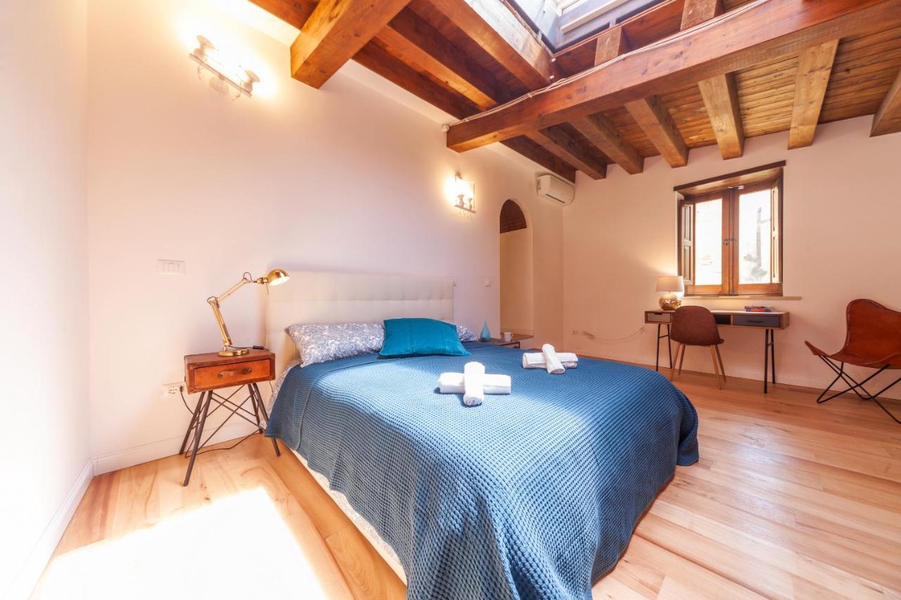 Vakalu-Piazza Duomo Charming Apartment Syracuse Esterno foto